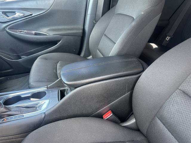 Used 2018 Chevrolet Malibu LT image 41