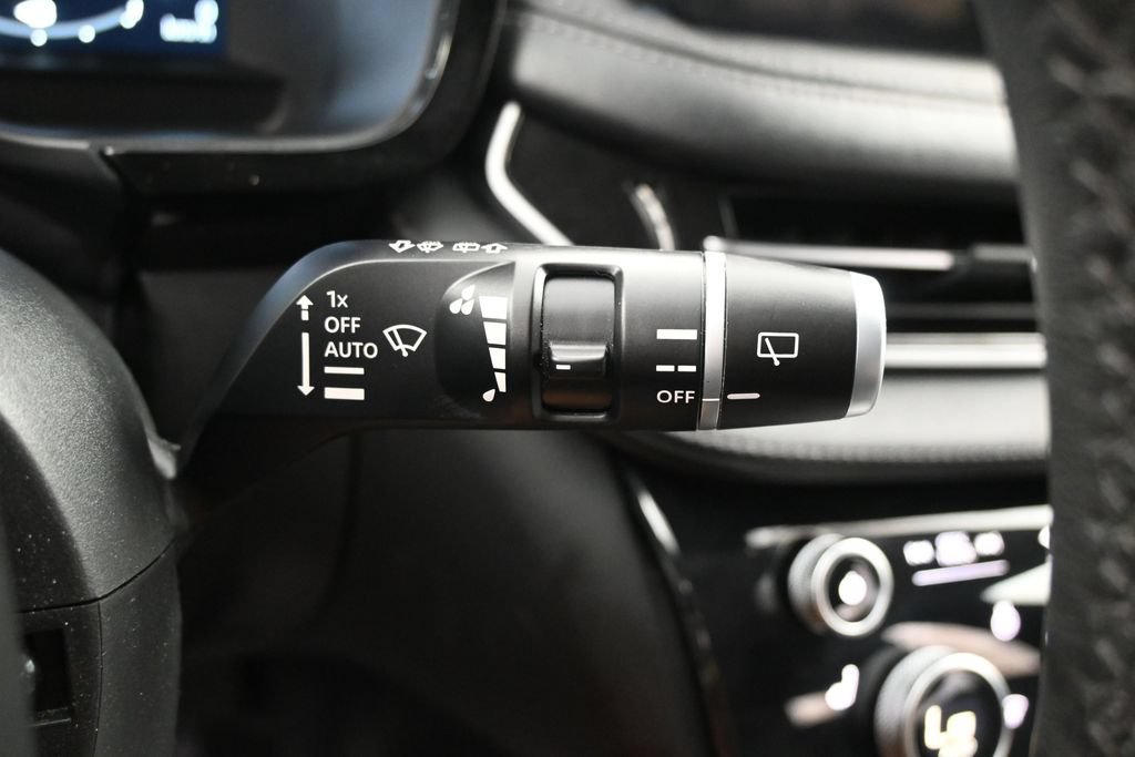 Used 2025 INFINITI QX60 Luxe AWD/4WD image 17