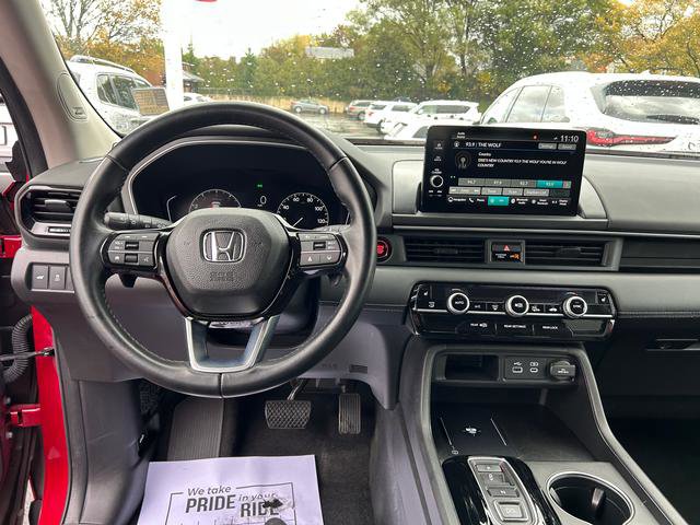 Used 2023 Honda Pilot Touring image 13