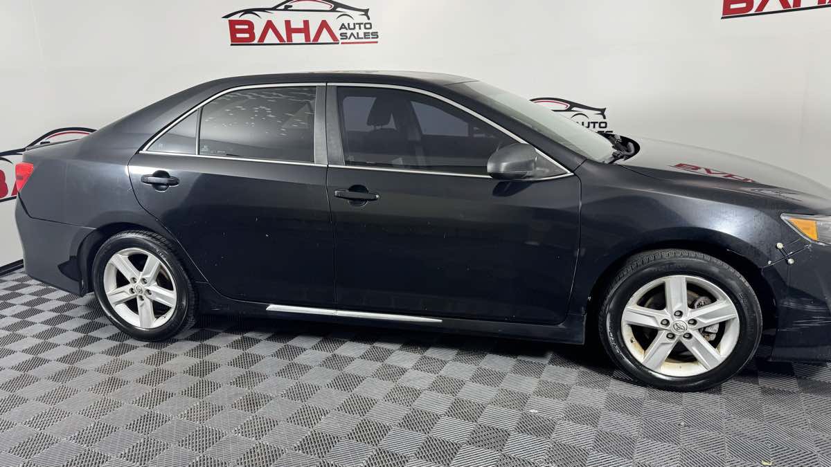 Used 2014 Toyota Camry SE FWD image 8
