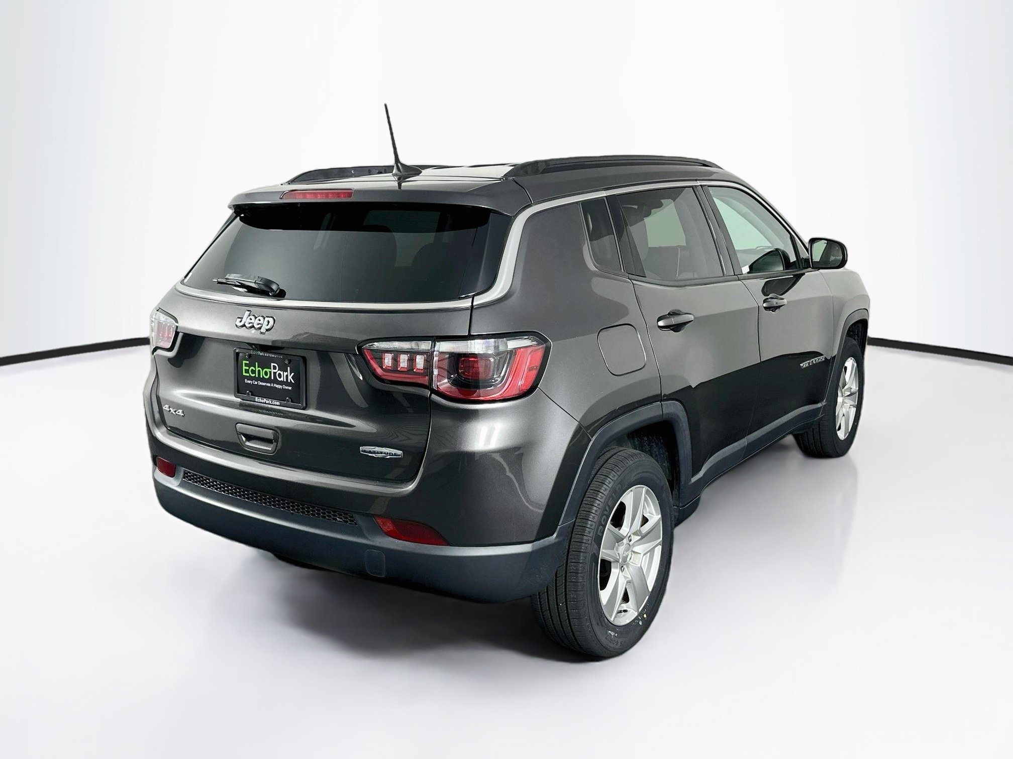 Used 2022 Jeep Compass Latitude AWD/4WD image 9