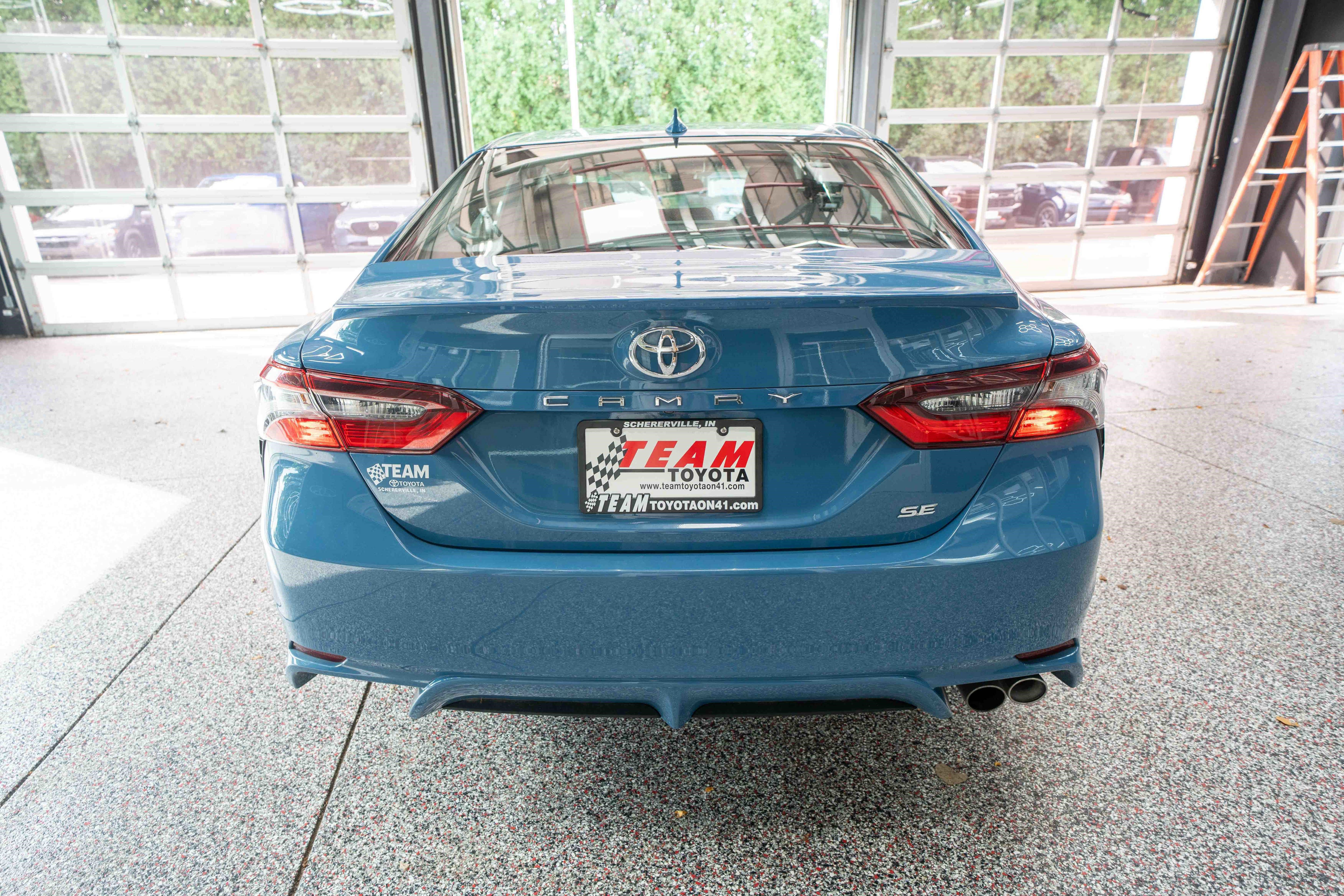 Used 2024 Toyota Camry SE FWD image 3