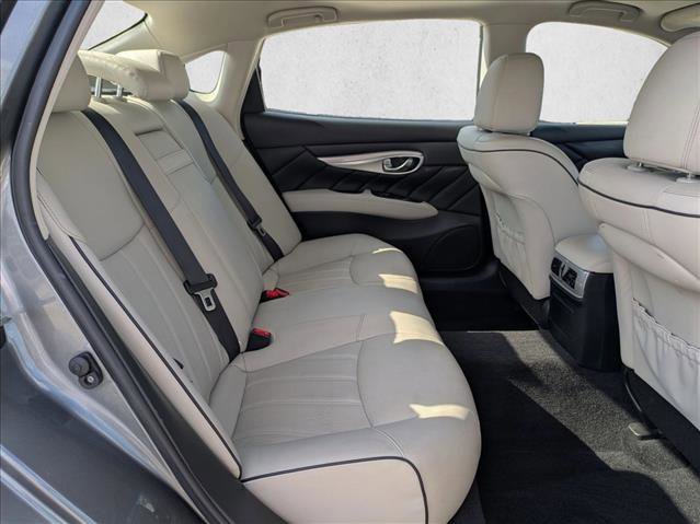 Used 2018 INFINITI Q70 L 3.7 image 20