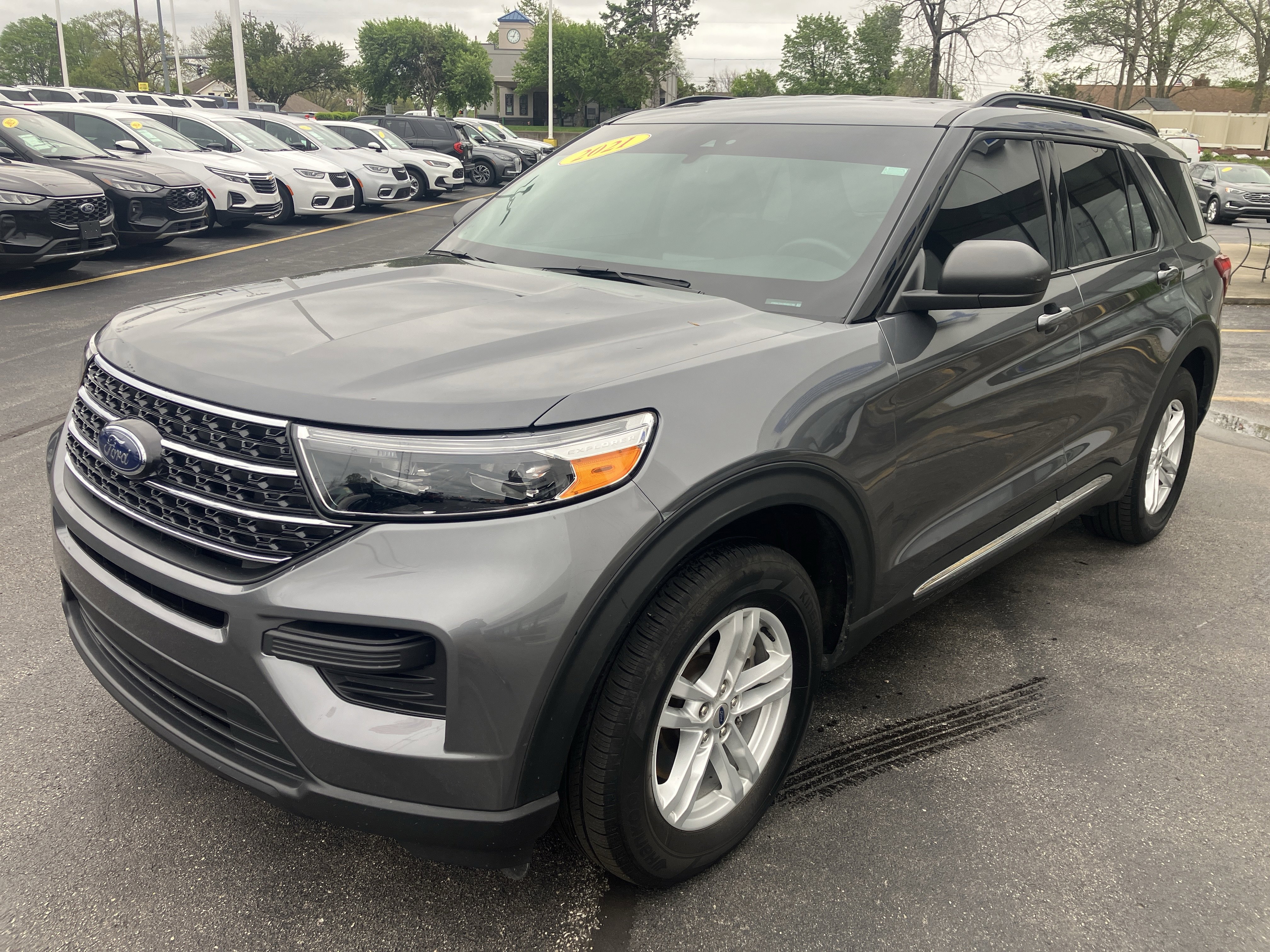 Used 2021 Ford Explorer XLT w/ Class III Trailer Tow Package RWD image 3