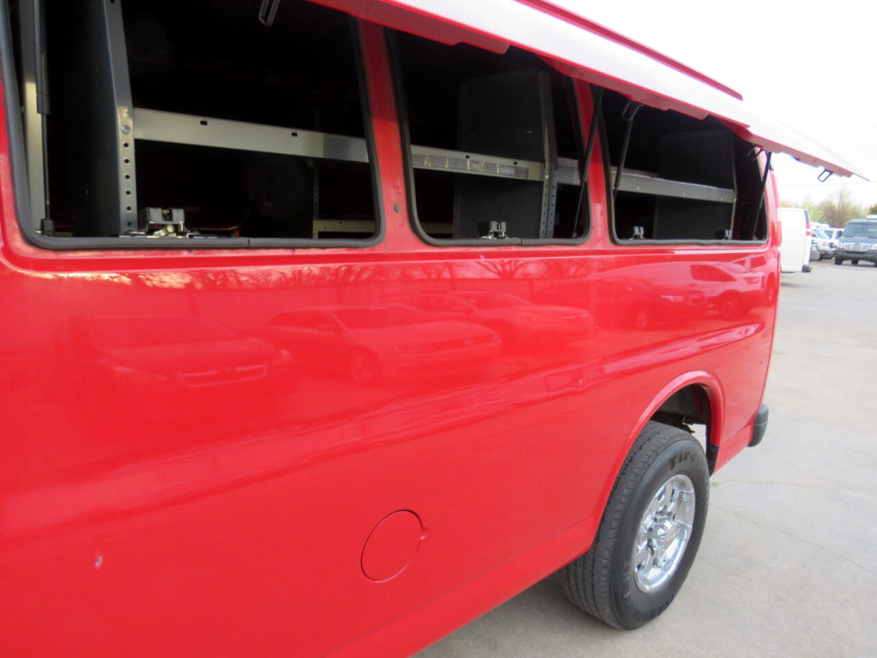 Used 2009 Chevrolet Express 2500 image 25