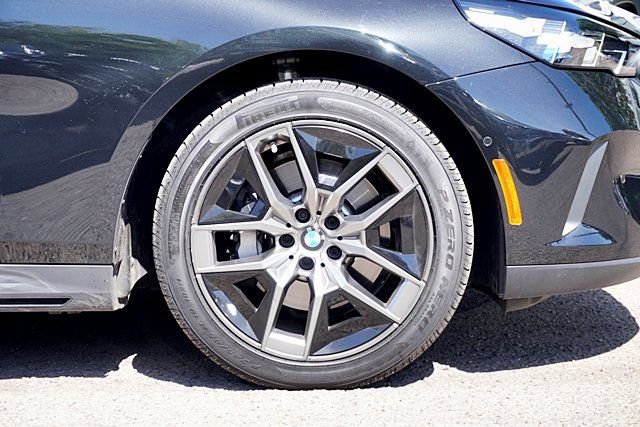 Used 2026 BMW 530i w/ Premium Package RWD image 8
