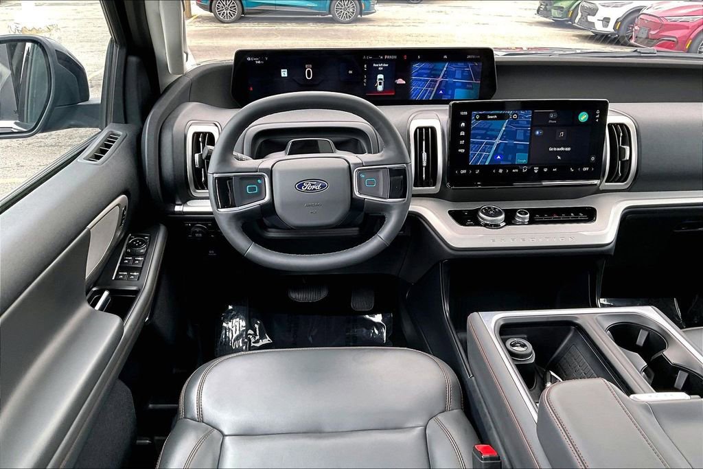 Used 2025 Ford Expedition Active image 5