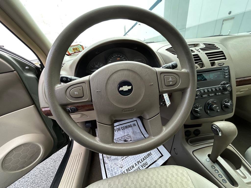 Used 2005 Chevrolet Malibu w/ Preferred Equipment Group image 49