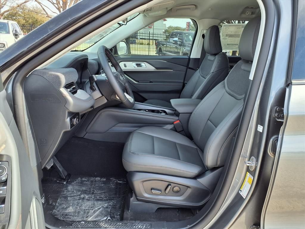 New 2026 Ford Explorer Active w/ Active Comfort Package RWD image 17