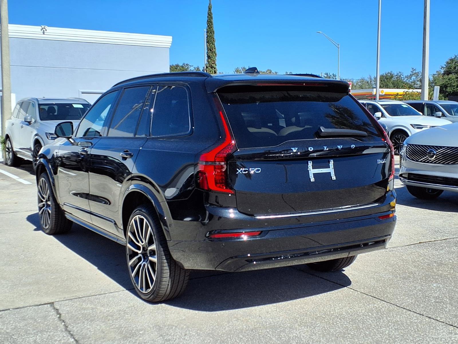 New 2026 Volvo XC90 B6 Ultra w/ Lounge Package image 5