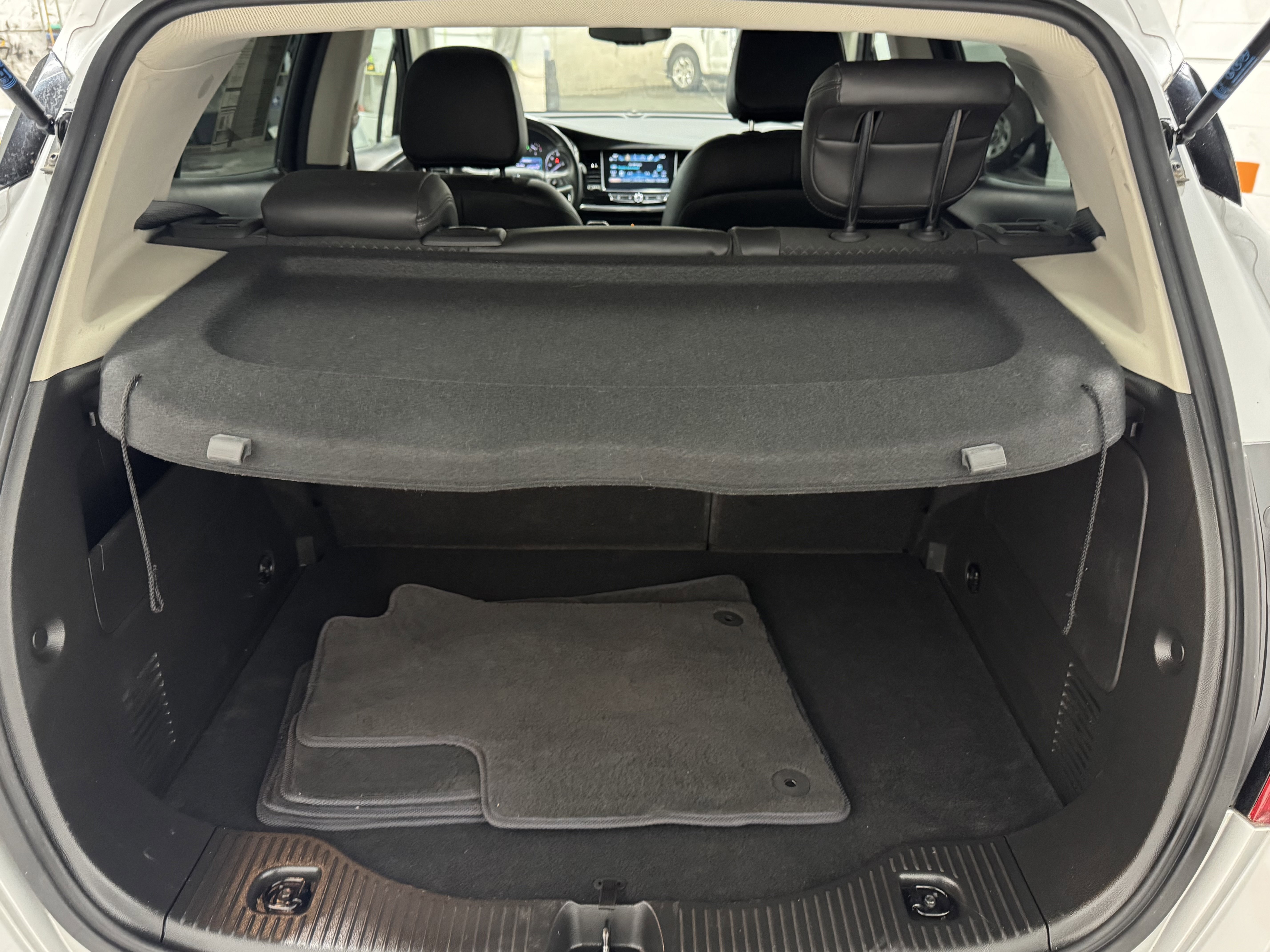 Used 2021 Buick Encore Preferred w/ Safety Package image 13