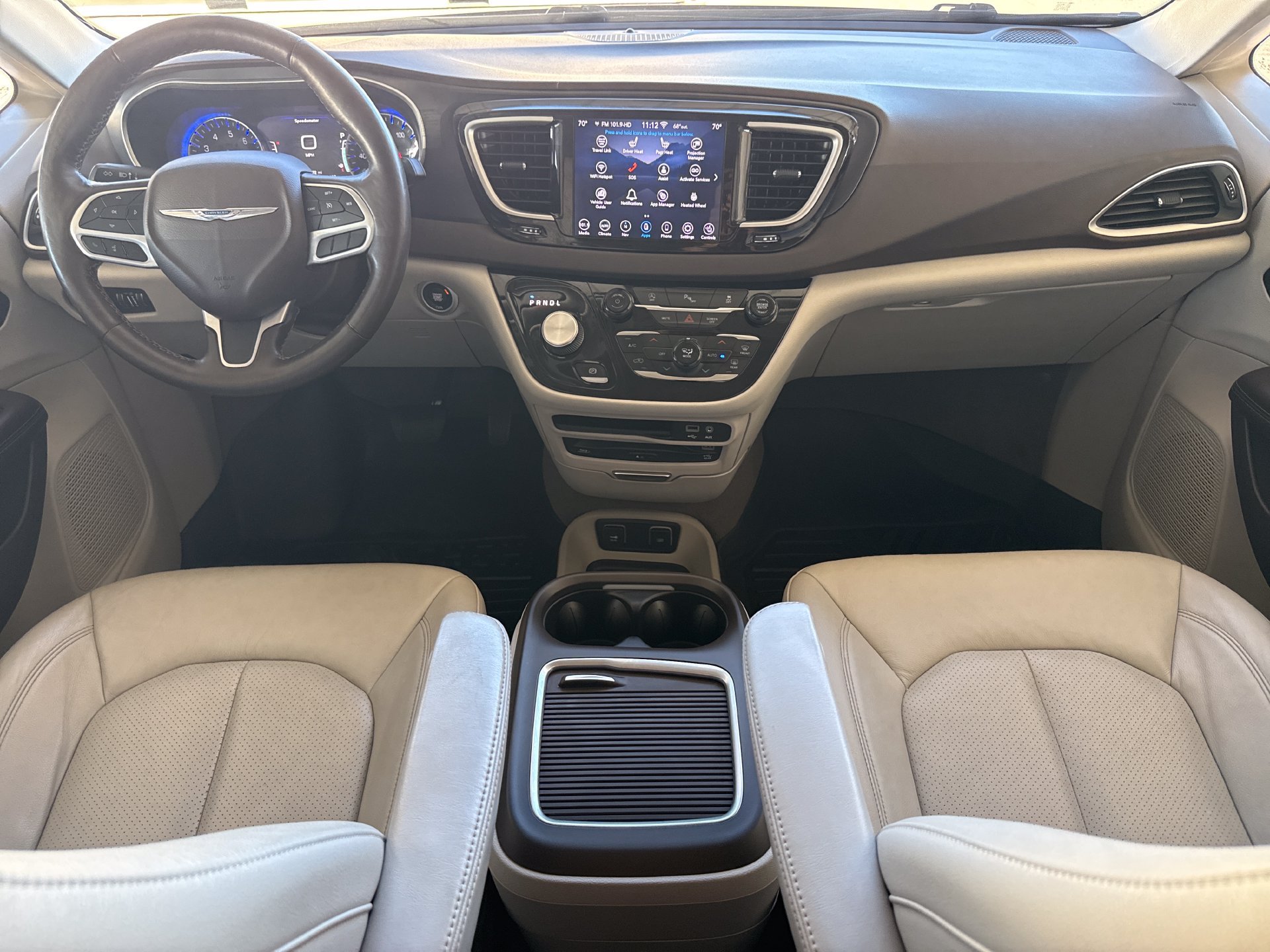 Used 2020 Chrysler Pacifica Touring-L Plus w/ Tire & Wheel Group FWD image 15