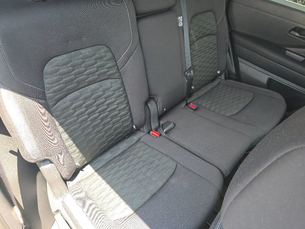 Used 2023 Nissan Pathfinder S FWD image 16