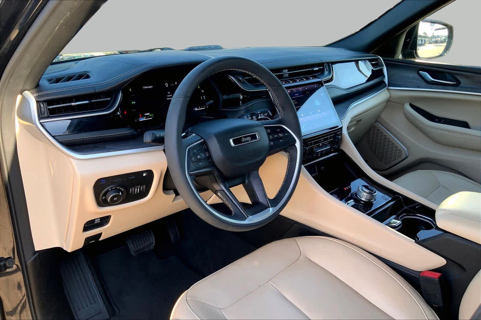 Used 2022 Jeep Grand Cherokee Limited 4xe AWD/4WD image 16