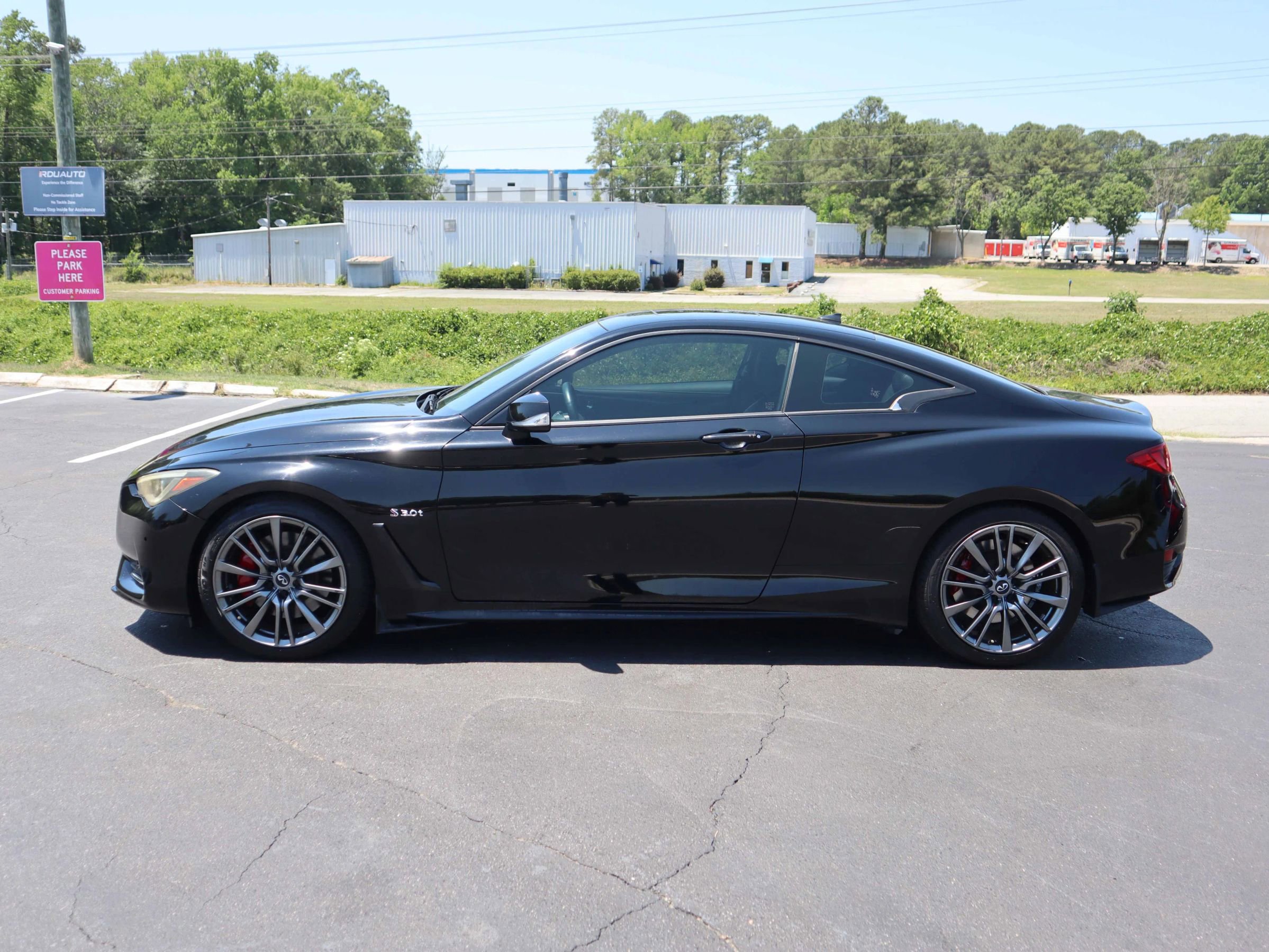Used 2017 INFINITI Q60 Red Sport 400 RWD image 8