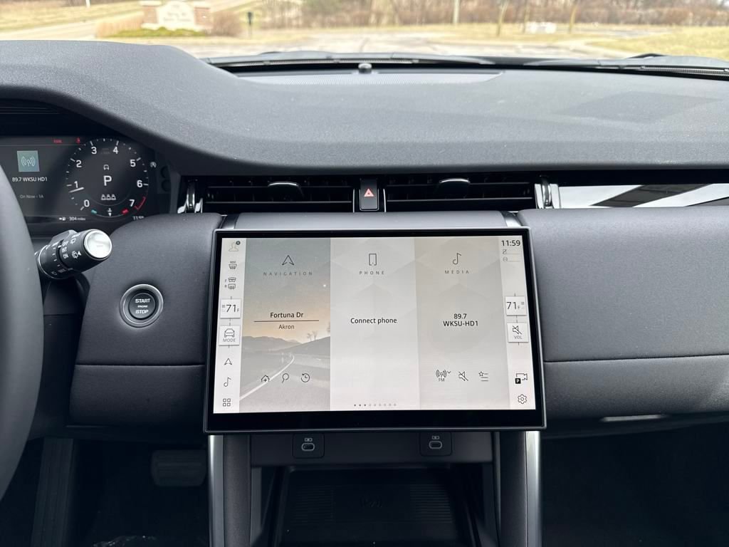 New 2025 Land Rover Discovery Sport S image 23