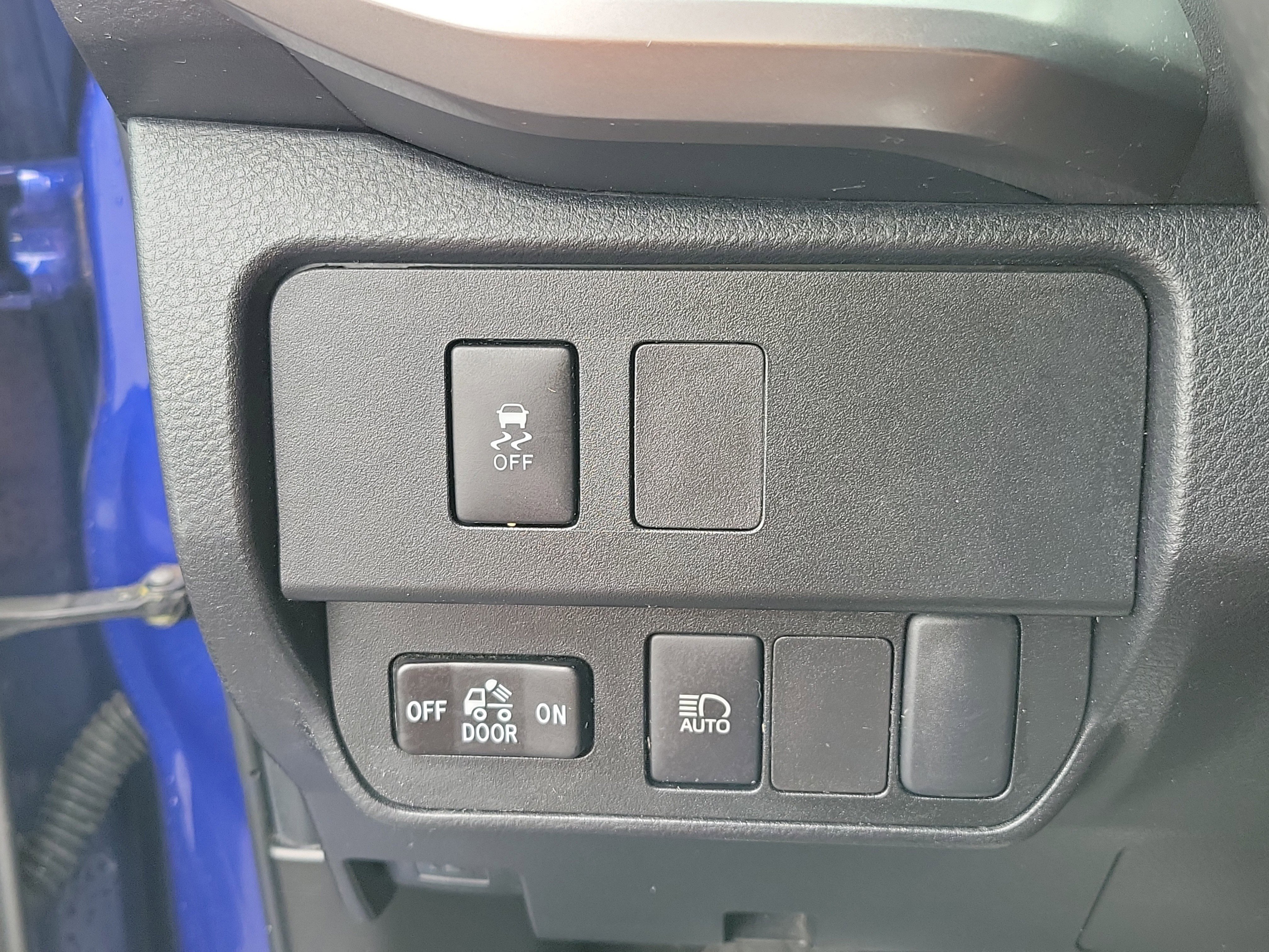 Used 2022 Toyota Tacoma SR5 w/ SR5 Appearance Package (SM) RWD image 19