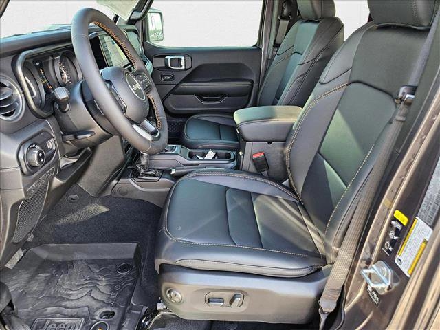 New 2025 Jeep Gladiator Sport image 14