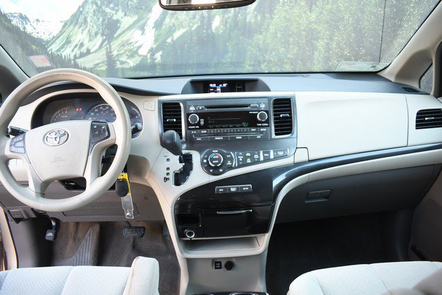 Used 2014 Toyota Sienna LE FWD image 18