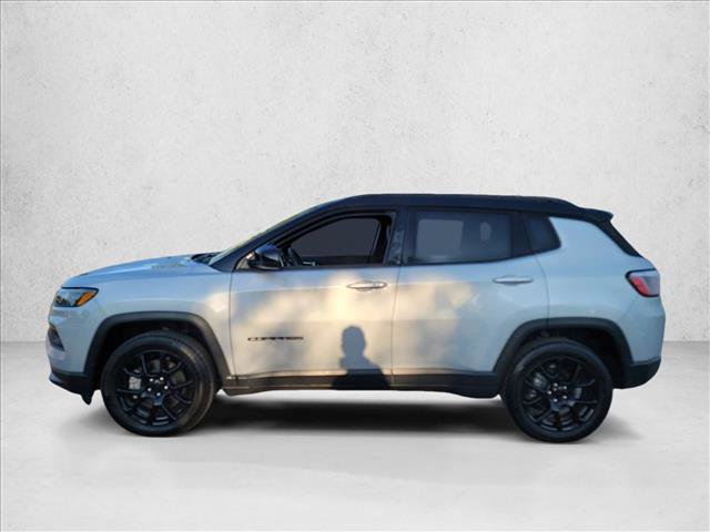 Used 2024 Jeep Compass Latitude w/ Altitude Special Edition AWD/4WD image 8