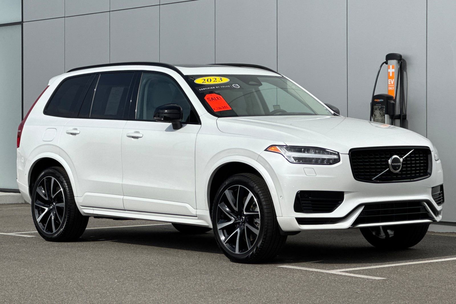 Used 2023 Volvo XC90 T8 Ultimate w/ Protection Package Premier AWD/4WD image 7