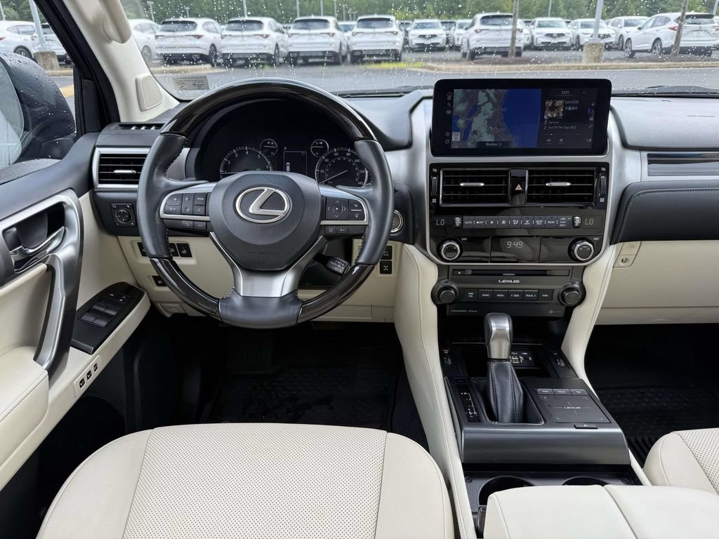 Used 2023 Lexus GX 460 Premium w/ Premium Package AWD/4WD image 8