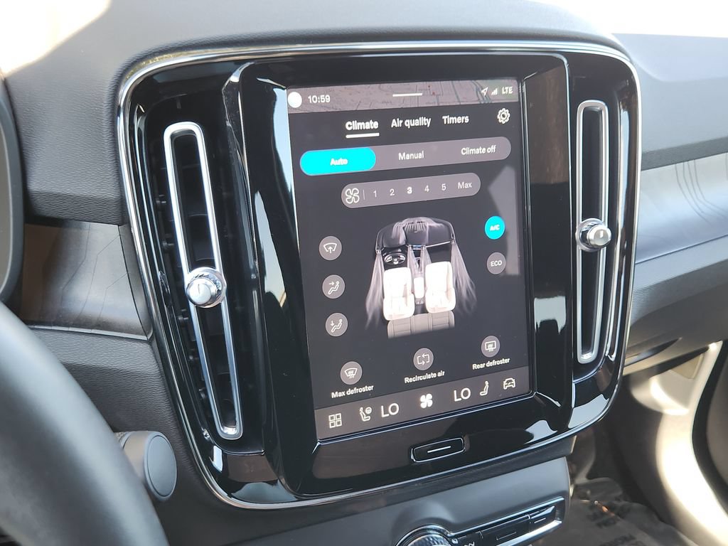 Used 2023 Volvo C40 P8 Recharge Ultimate AWD/4WD image 10