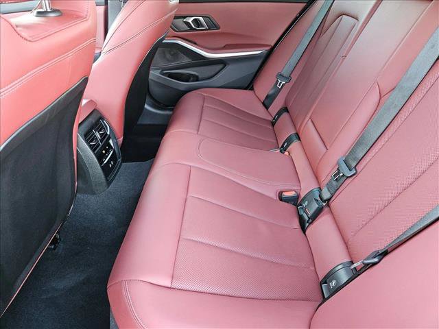 Used 2025 BMW 330i Sedan w/ Premium Package image 17
