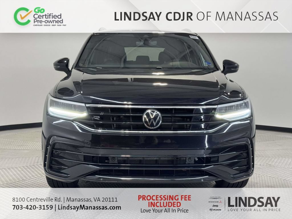 Used 2024 Volkswagen Tiguan SE R-Line AWD/4WD image 3