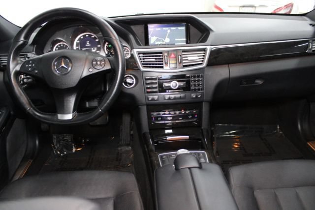 Used 2010 Mercedes-Benz E 550 Sedan w/ Premium 1 Pkg image 2