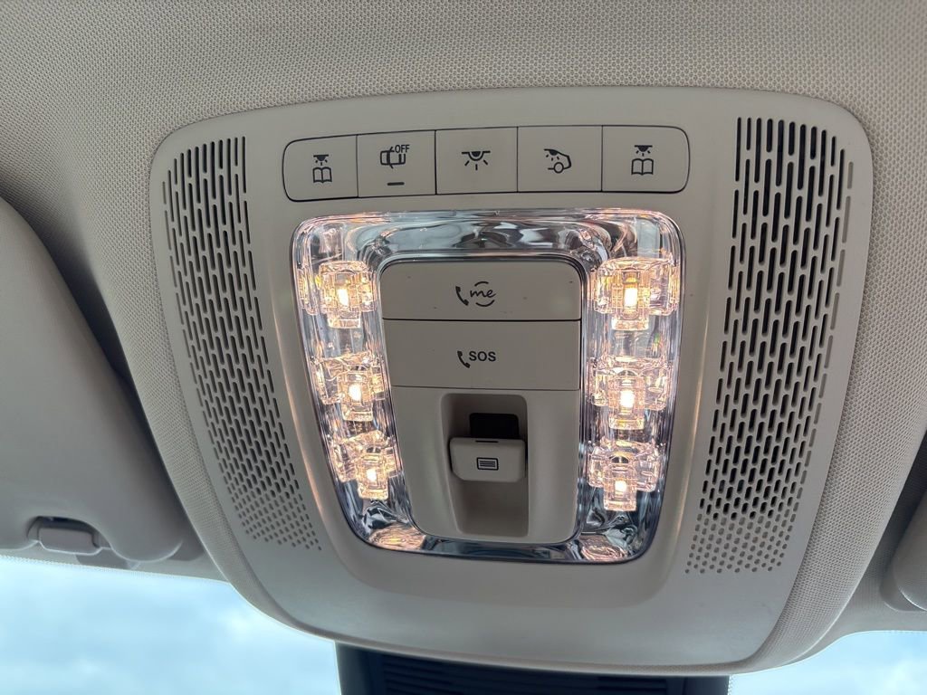 Used 2022 Mercedes-Benz GLE 350 4MATIC w/ Premium Package image 31