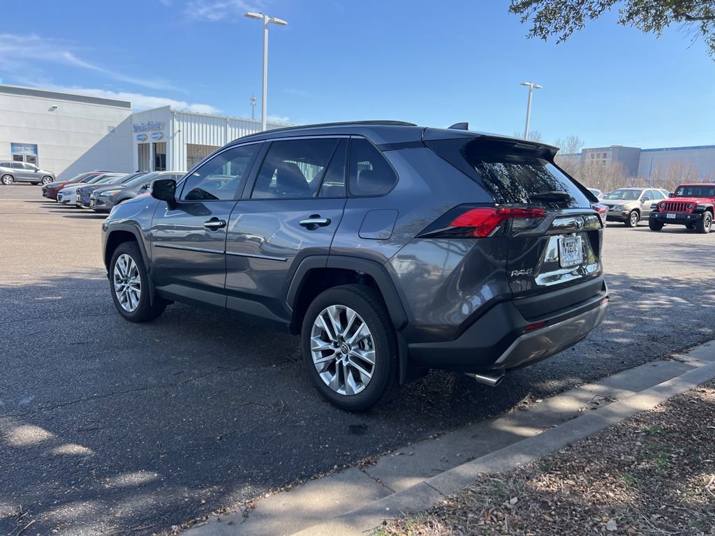 Used 2025 Toyota RAV4 Limited image 5