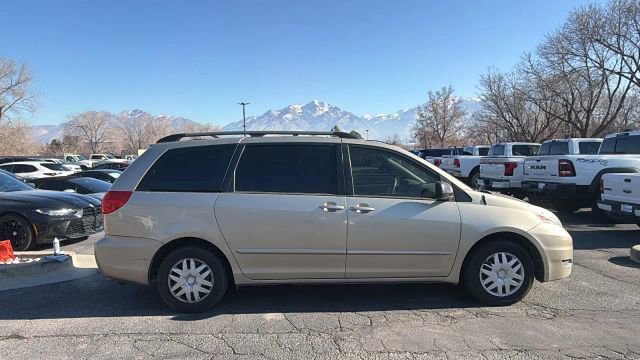 Used 2009 Toyota Sienna CE image 6