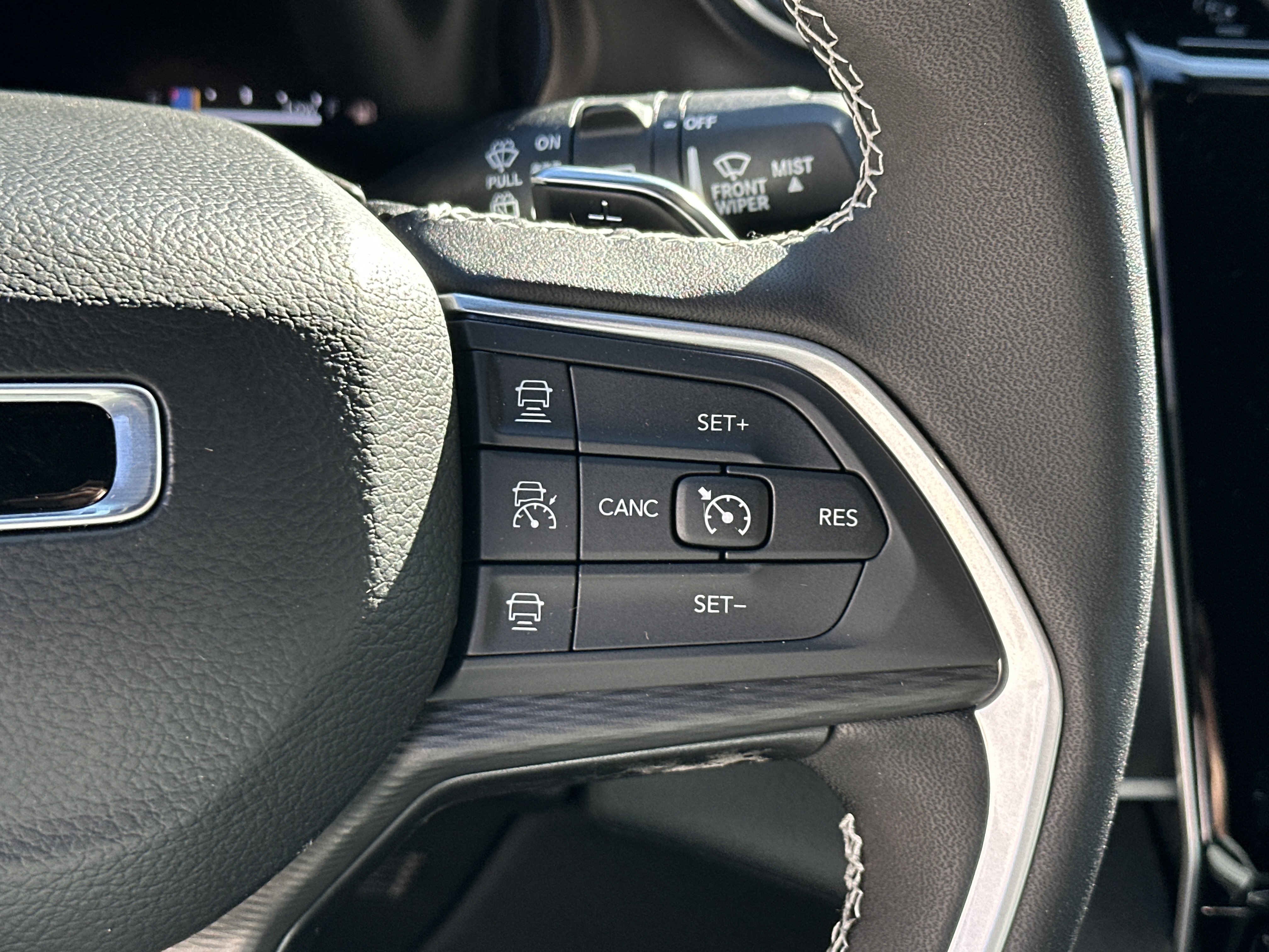 New 2025 Jeep Grand Cherokee L Altitude image 9