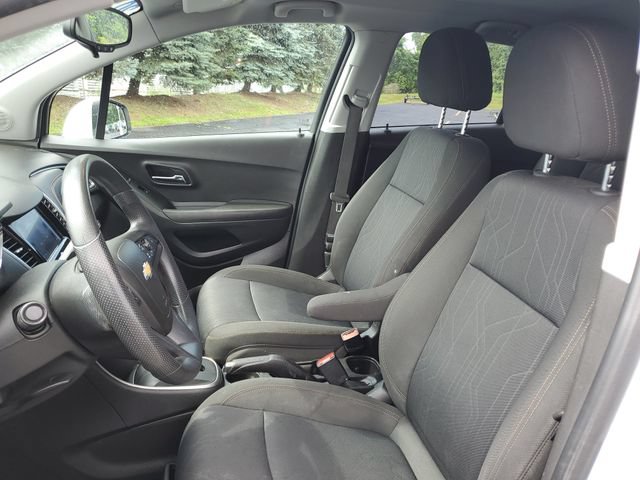 Used 2020 Chevrolet Trax LT FWD image 5
