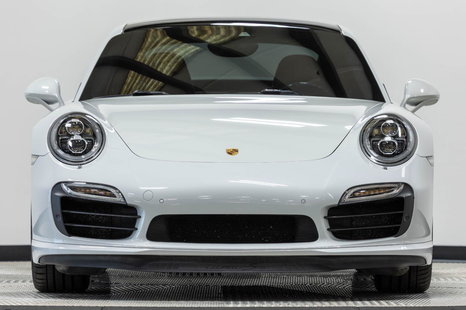 Used 2015 Porsche 911 Turbo S AWD/4WD image 5