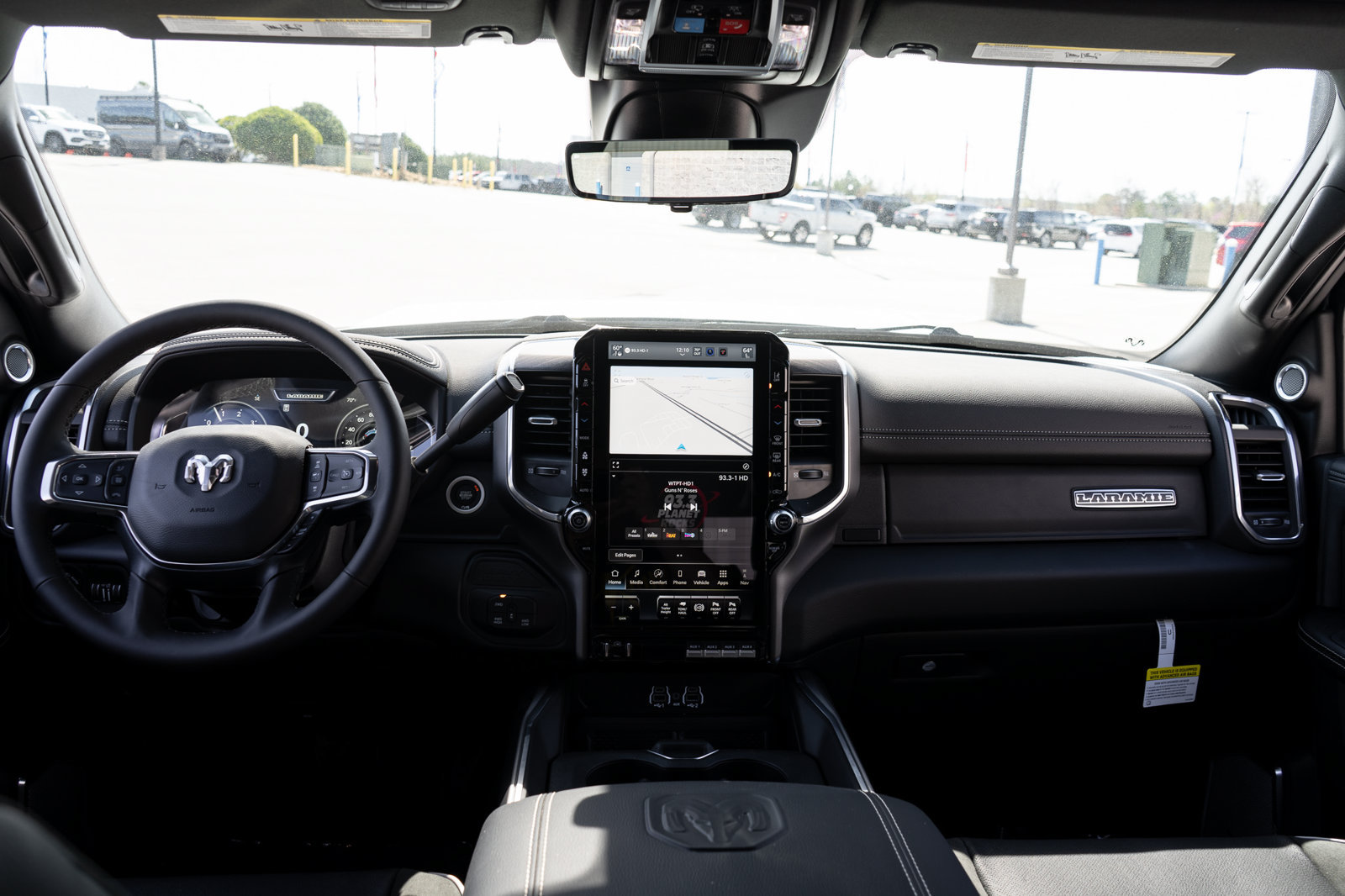 New 2026 RAM 2500 Laramie AWD/4WD image 19