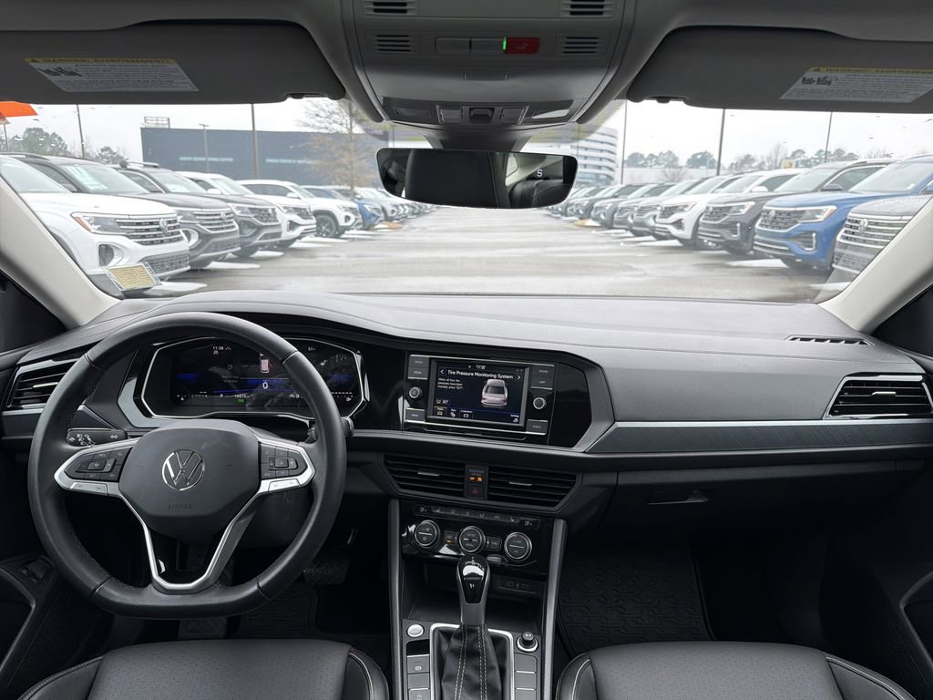 Used 2023 Volkswagen Jetta SE w/ Panoramic Sunroof Package image 20