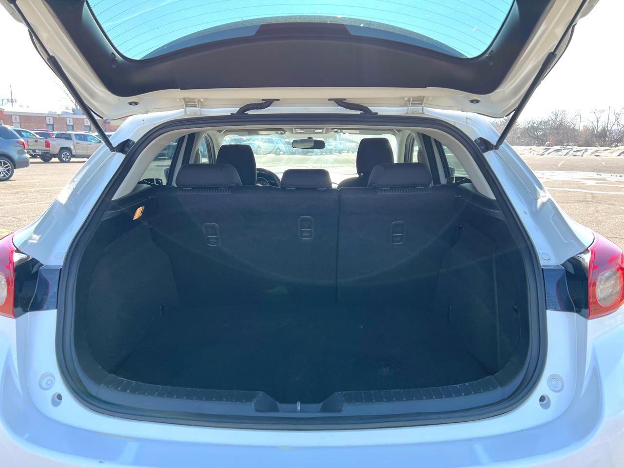 Used 2015 MAZDA MAZDA3 i Touring image 33