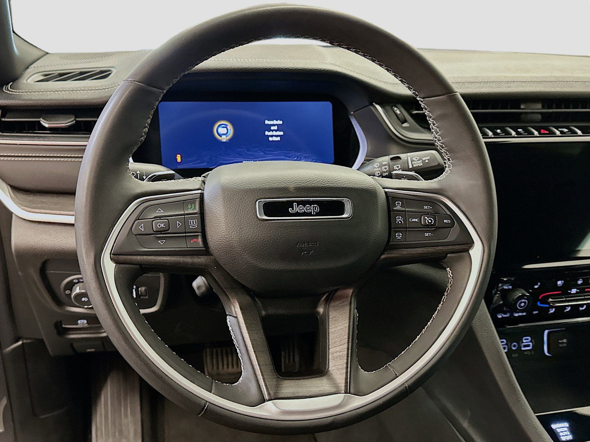 Used 2024 Jeep Grand Cherokee L Limited w/ Luxury Tech Group II image 18