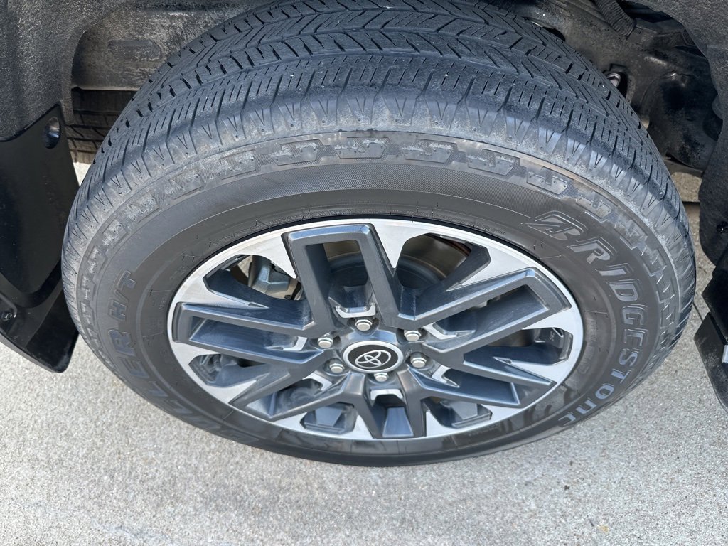 Used 2023 Toyota Sequoia Limited image 21