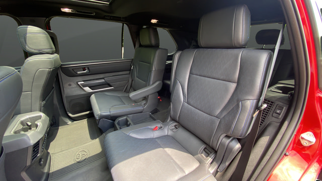 Used 2025 Toyota Sequoia Platinum w/ TRD Off-Road Package AWD/4WD image 24
