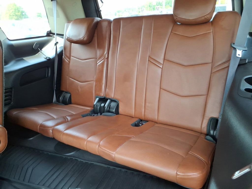 Used 2015 Cadillac Escalade Premium AWD/4WD image 7