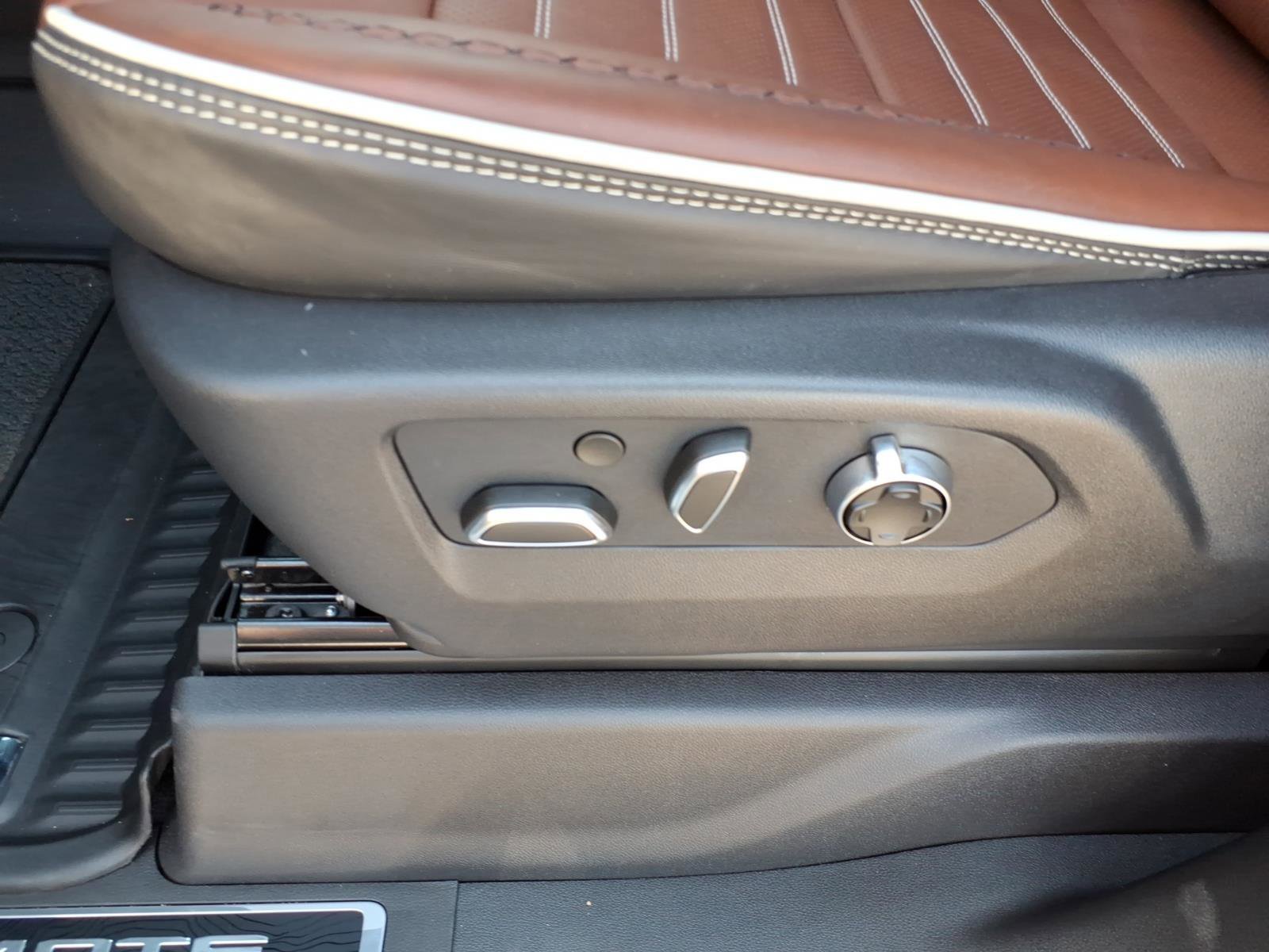 Used 2026 GMC Sierra 1500 Denali Ultimate image 14