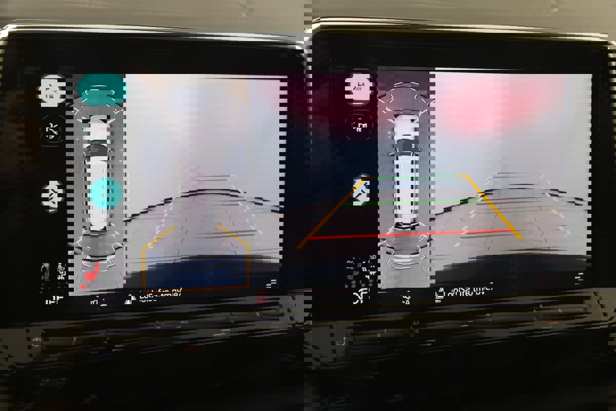 Used 2024 Volkswagen Atlas SEL Premium R-Line image 10