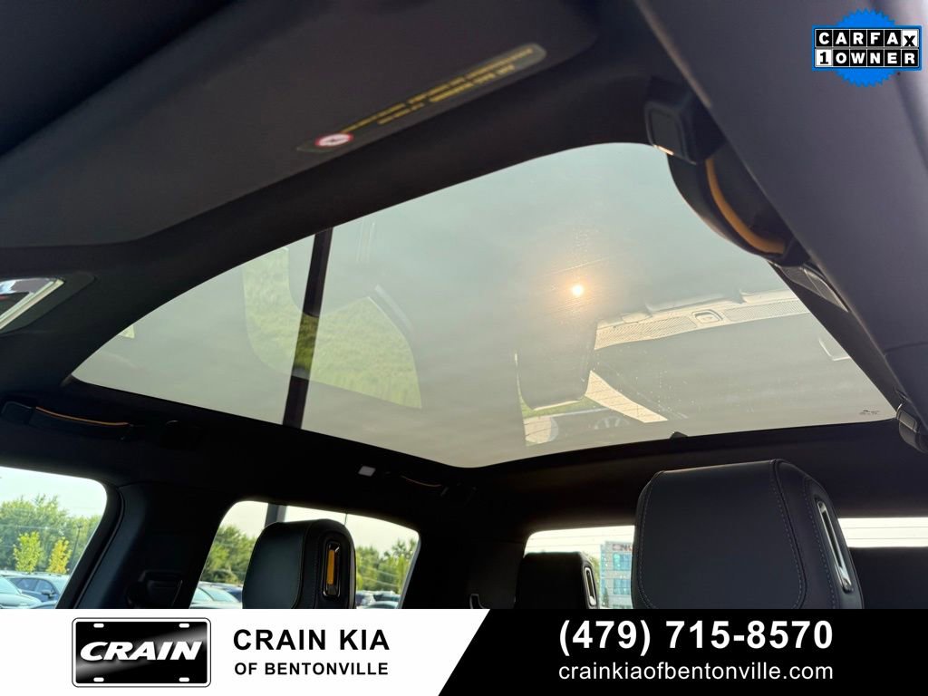 Used 2025 Rivian R1T Adventure image 28