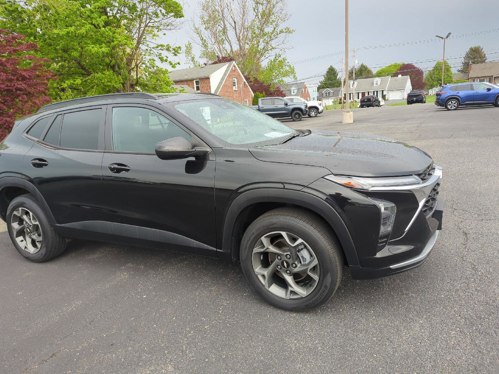 Used 2024 Chevrolet Trax LT w/ Driver Confidence Package FWD image 11