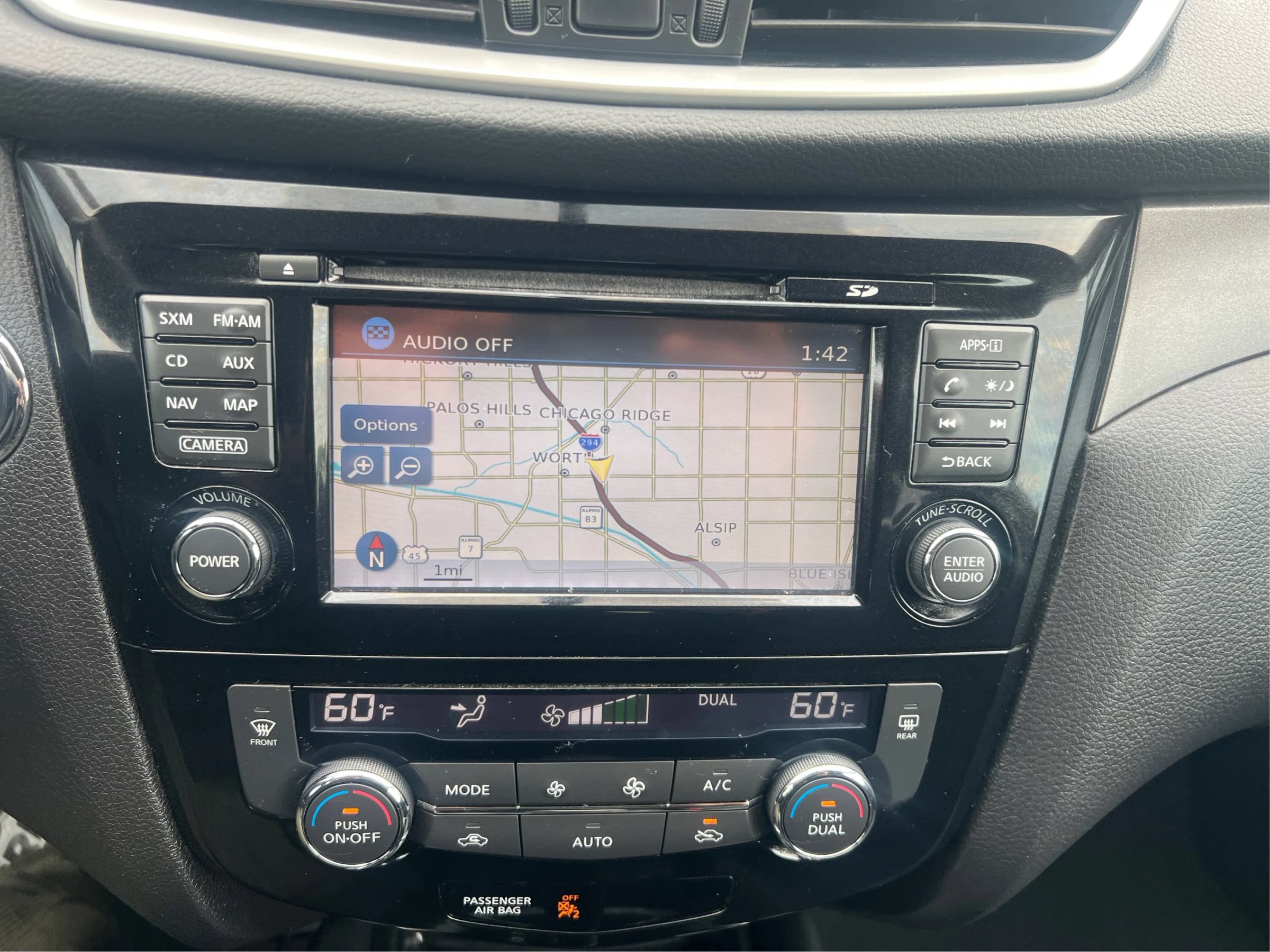 Used 2016 Nissan Rogue SV w/ SV Premium Package AWD/4WD image 27