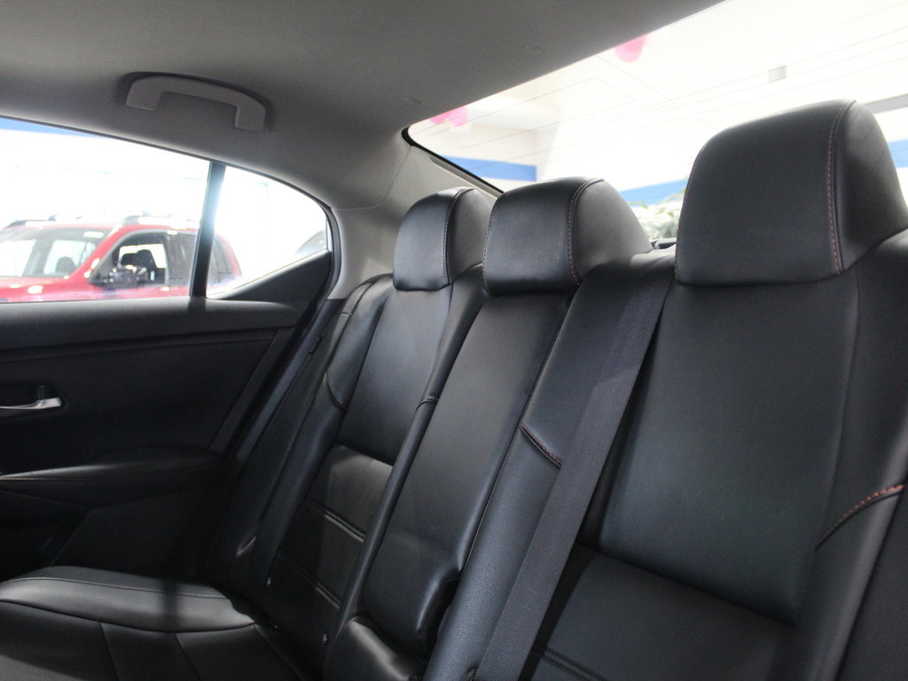 Used 2022 Nissan Sentra SR w/ SR Premium Package image 16