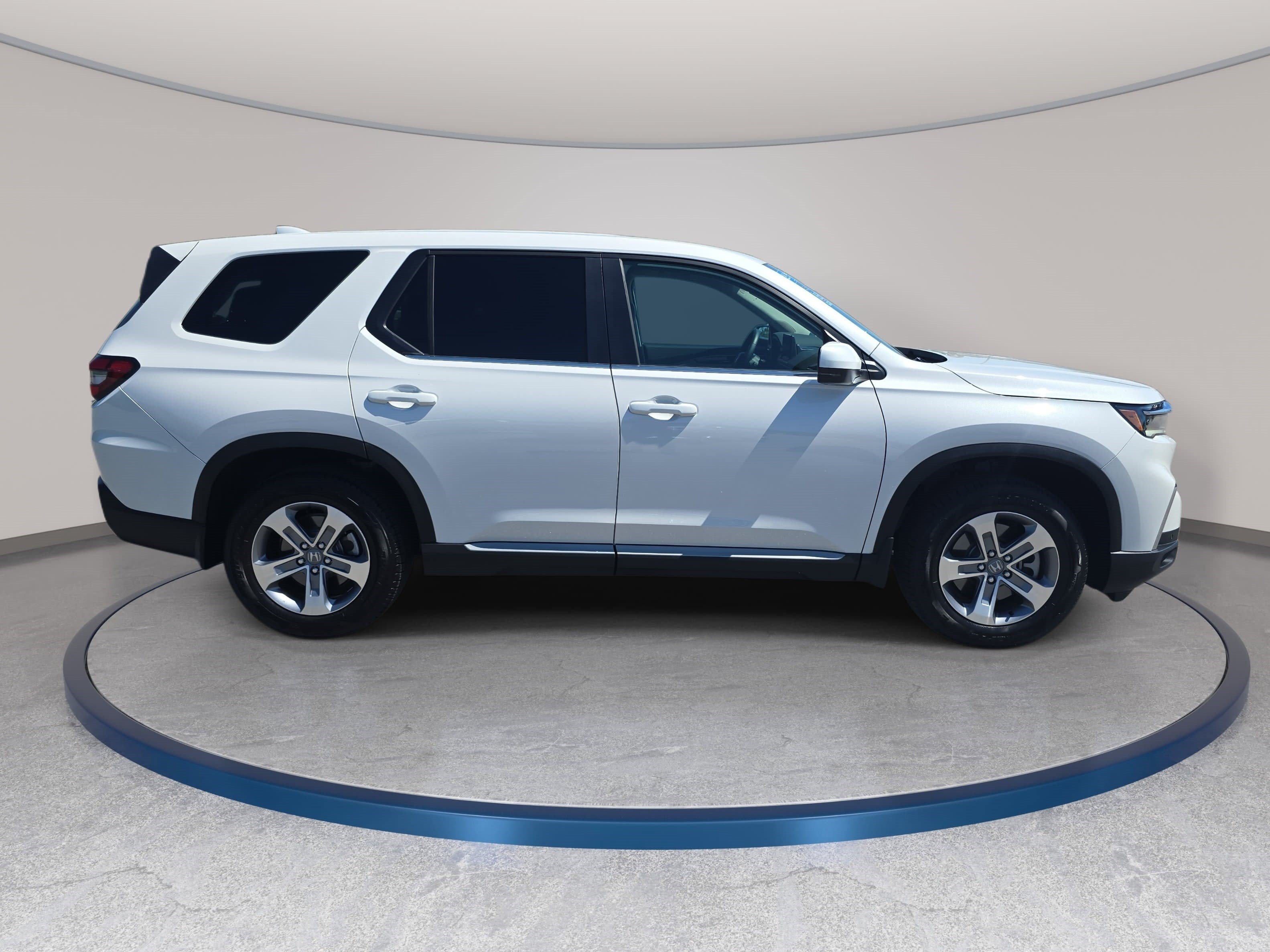 Certified 2025 Honda Pilot EX-L image 4